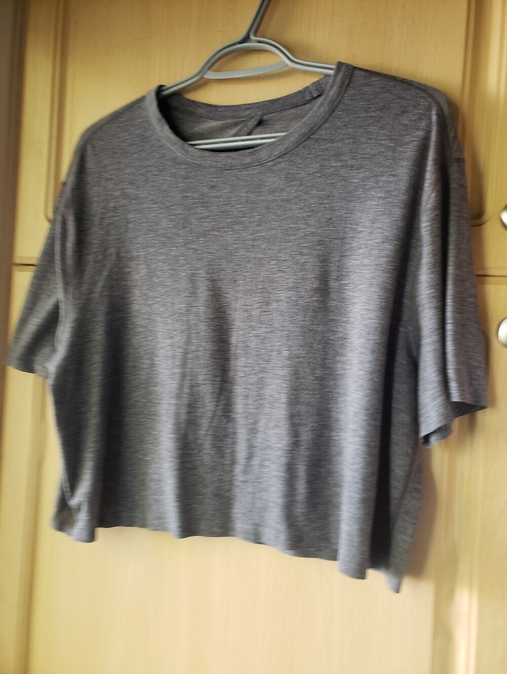 Lululem Gray Relaxed Crop Tee - Women Tops